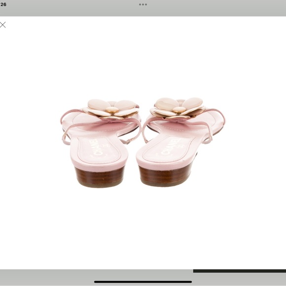 Chanel slides 39 - Picture 3 of 5